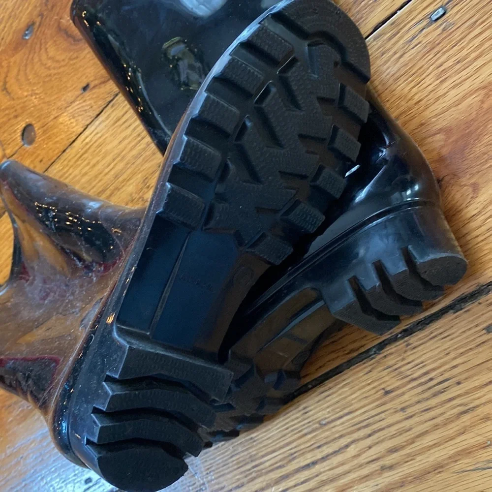 Time and tru size 7 black rain boots